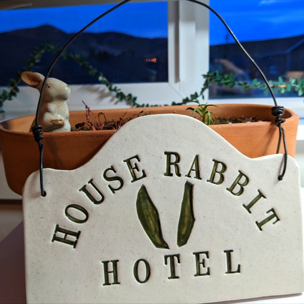 Bunny Hotel Sign House Rabbit - Picture 3 of 13
